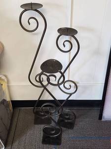 lot 138 image: Decorative Wrought Iron Spiral Candle Holder