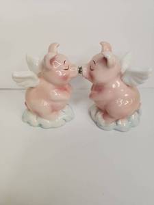 lot 145 image: Pink Pig Angel Salt and Pepper Shakers