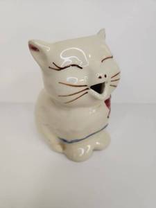 lot 155 image: White Ceramic Cat Creamer Pitcher