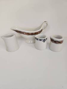 lot 156 image: Sauce Boat with Individual Creamers