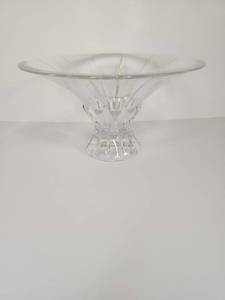 lot 166 image: Crystal Glass Footed Centerpiece Bowl