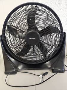 lot 186 image: Utilitech Black Electric Box Fan