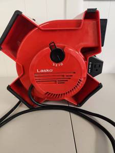 lot 191 image: Lasko 3210 X-Blower Utility Fan