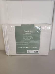lot 215 image: Signature Collection Queen Sheet Set - Brushed Microfiber Ivory