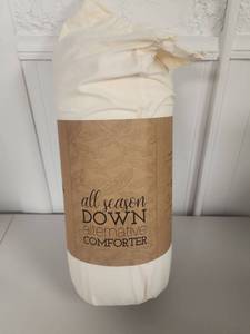 lot 217 image: All Season Down Alternative Comforter - QueenFull Size