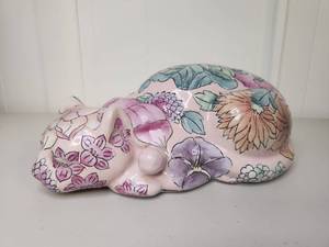 lot 249 image: Hand Painted Chinese Porcelain Rabbit Figurine