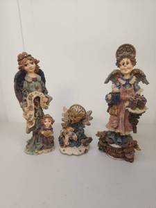lot 254 image: Boyds Bears &amp Friends Guardian Angel Figurines