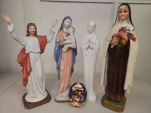 lot 261 image: Religious Figurine Collection with Nativity Egg