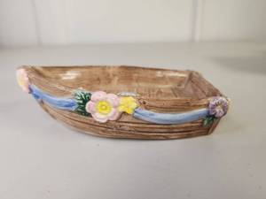 lot 269 image: Fitz and Floyd Floral Boat Dish
