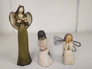 lot 273 image: Willow Tree Angel and Children Figurine Set