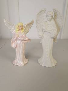 lot 274 image: Decorative Angel Figurine Set&nbsp