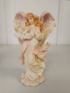 lot 278 image: Seraphim Classics Grace Born Anew Angel Figurine