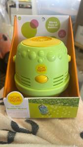 lot 42424 image: Sun Squad No-Spill Bubble Maker