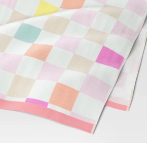 lot 42508 image: Sun Squad Checkered Beach Towel