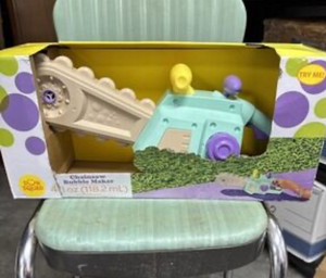 lot 43208 image: Sun Squad Bubble Maker Machine Toy