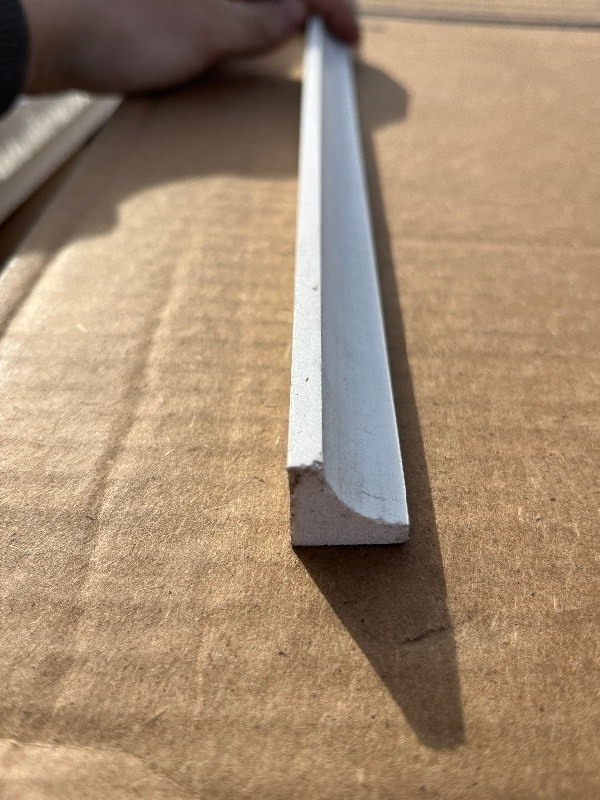 lot 173 image: Bundle of Two 34 x 8 PVC Composite Weather Proof Corner Trim Pieces