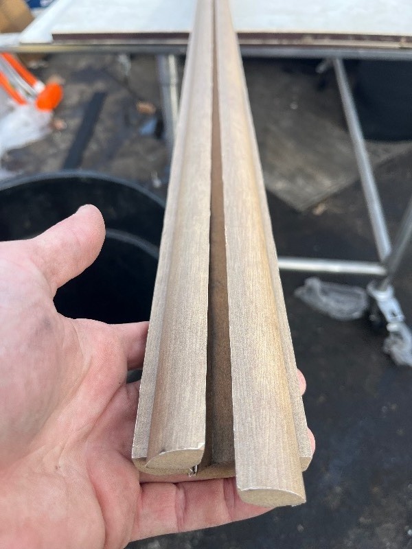 lot 141 image: Bundle of 5 Performance Accessories Brown 58 in. T x 34 in. W x 94-12 in. L Laminate Quarter Round Molding
