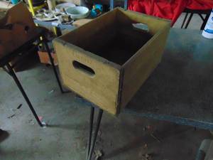 lot 2669 image: Wichita - Canada Dry Crate - - Looks like it has been painted over