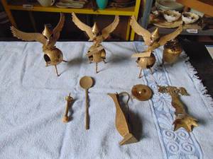 lot 2677 image: Brass Ashtrays and more