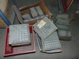 lot 2679 image: 14 8x8 Glass Blocks