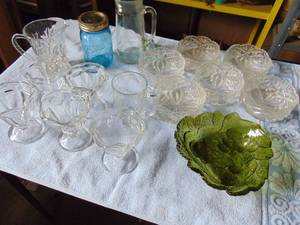 lot 2686 image: Green Leaf Bowl - Cut Glass Bowls and More
