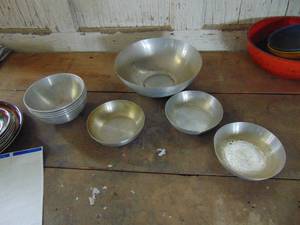 lot 2714 image: Selection of Aluminum Bowls