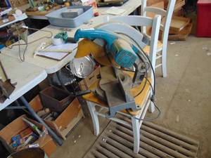 lot 2719 image: Makita Chop Saw