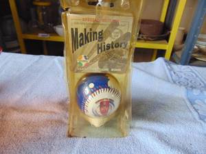 lot 2760 image: Mark McGuire - Memorial Baseball