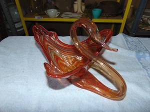 lot 2761 image: Murano Styled Swan