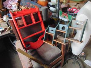 lot 2788 image: Pair of what not shelves