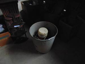 lot 2789 image: Metal Trashcan with contents