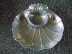 lot 2805 image: Wilton Cast Aluminum chipDip tray