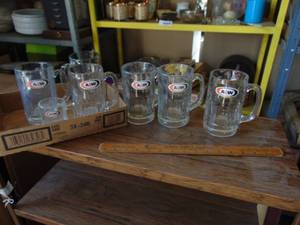 lot 3062 image: A&W Rootbeer Mugs
