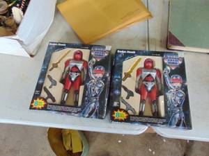 lot 3075 image: Pair of Radio Shack Galactic Man Figurines