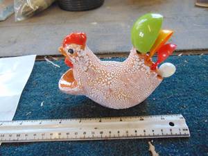 lot 3088 image: Rooster Measuring spoon holder
