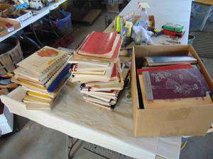 lot 3089 image: Huge Selection of Vintage Cook Books