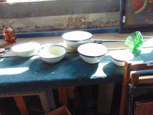 lot 3119 image: Pfaltzgraff Nesting Mixing Bowls and 2 additional