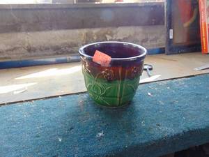 lot 3133 image: Large Glazed Planter - Marked USA