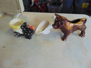 lot 3152 image: Planters - Bull and selection of 3