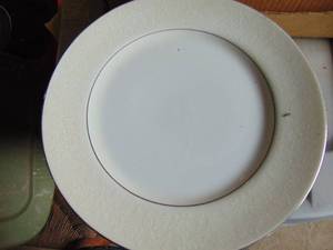 lot 3156 image: Crown Victoria china Selection- Lovelace Pattern