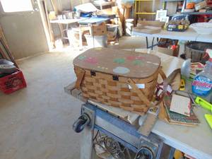 lot 3170 image: Pic-Nic Basket