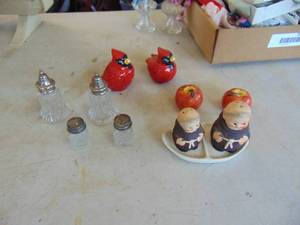 lot 3177 image: Salt and Pepper Shakers