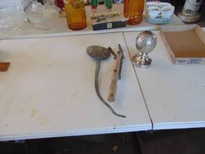 lot 3180 image: Grave Marker - Skeet Thrower and chrome ball