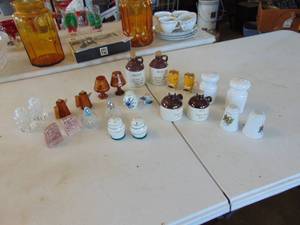 lot 3183 image: Selection of Salt and Pepper Shakers