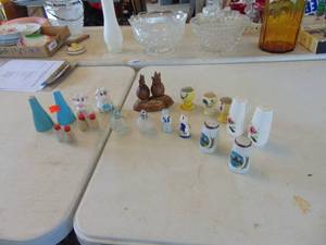 lot 3184 image: Selection of Salt and Pepper Shakers