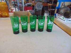 lot 3189 image: 5 Green Glasses