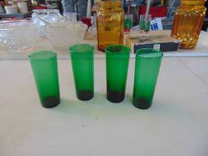 lot 3191 image: 4 Green Glasses