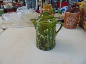 lot 3202 image: Cookie Pitcher