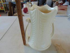 lot 3216 image: Large Vase - Marked USA