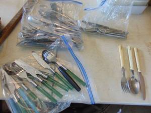 lot 3224 image: Selection of Stainless Flatware